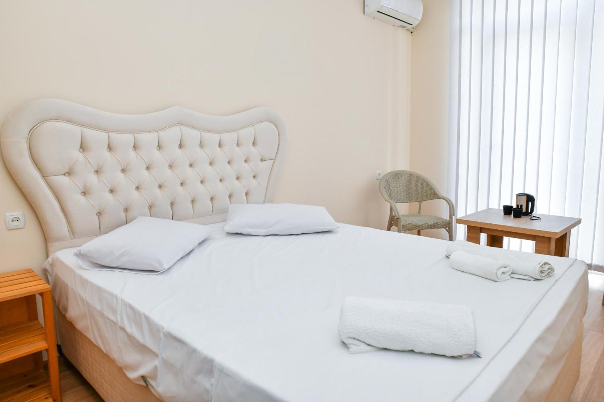 Just Inn Kutaisi Exterior photo