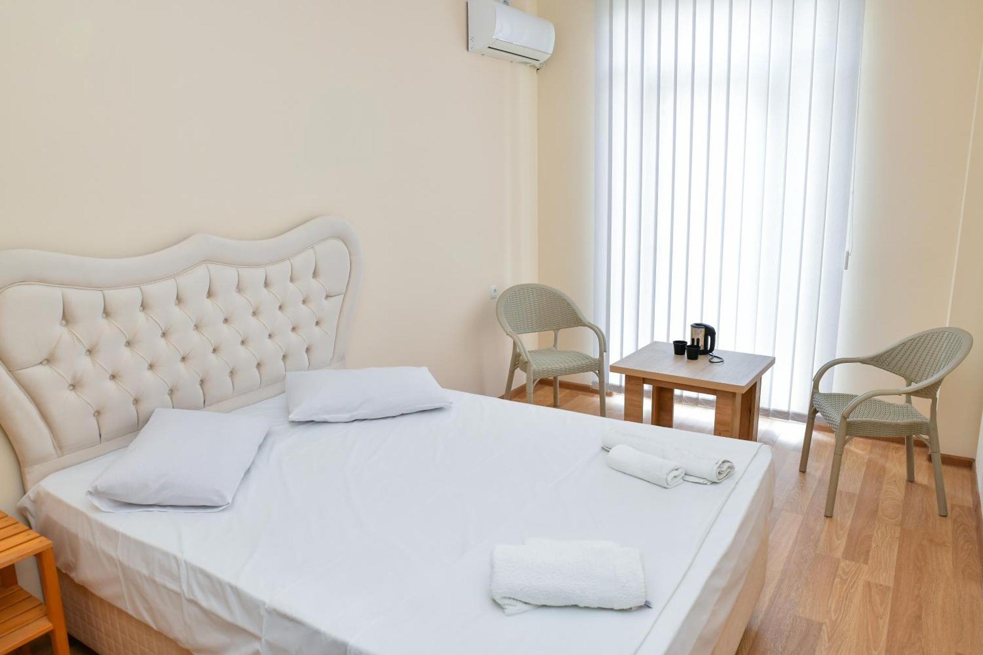 Just Inn Kutaisi Exterior photo