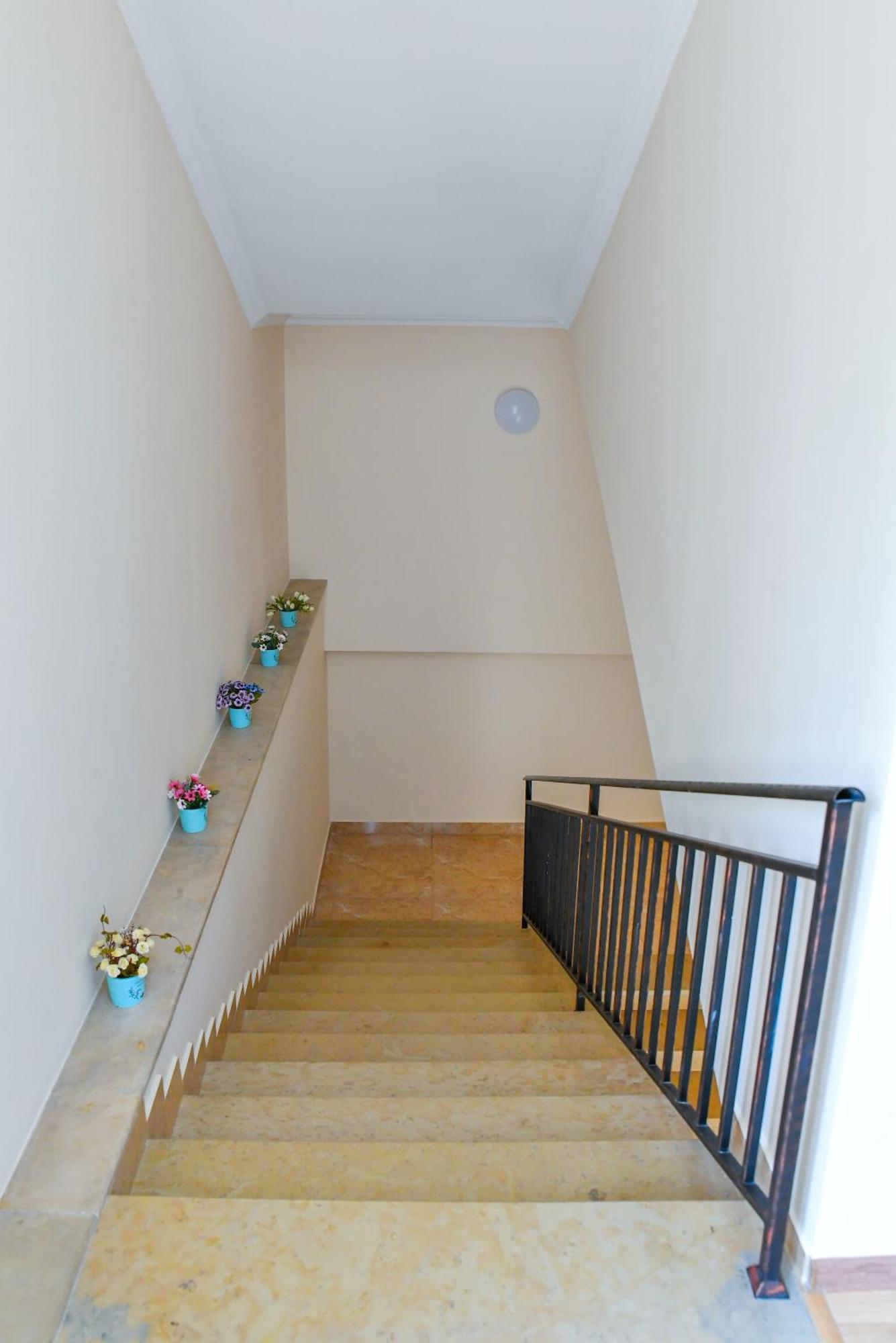 Just Inn Kutaisi Exterior photo