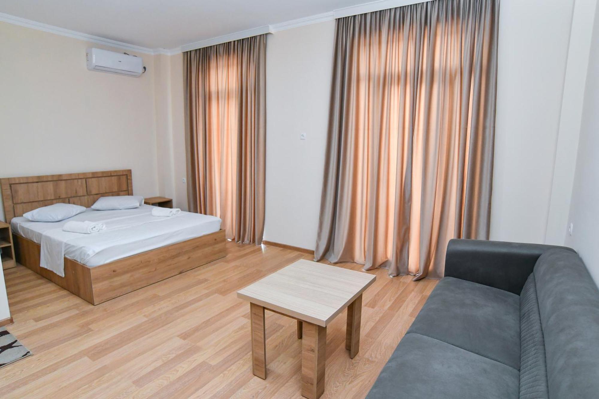 Just Inn Kutaisi Exterior photo
