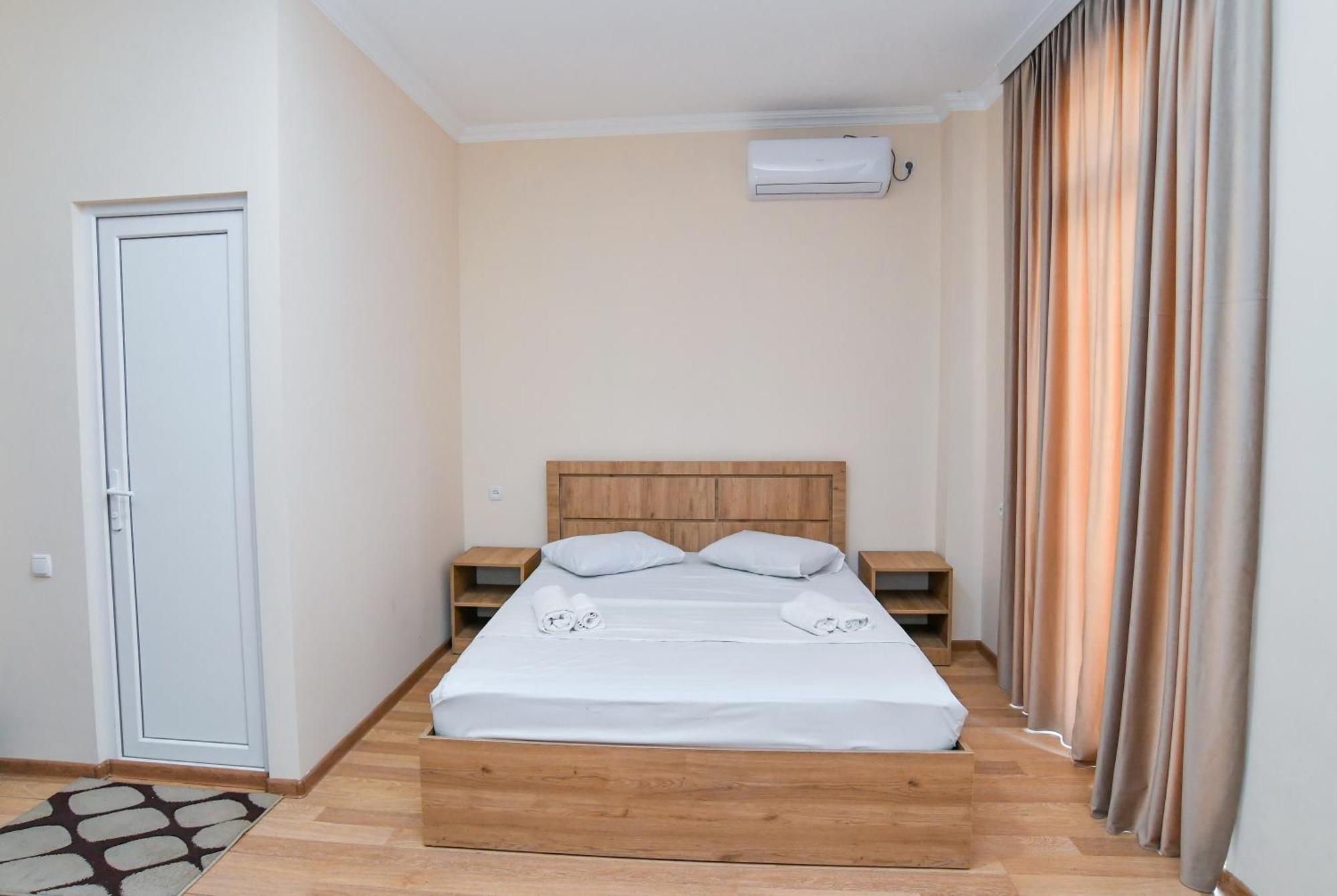 Just Inn Kutaisi Exterior photo